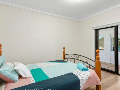 328a Northcliffe Dr, Lake Heights