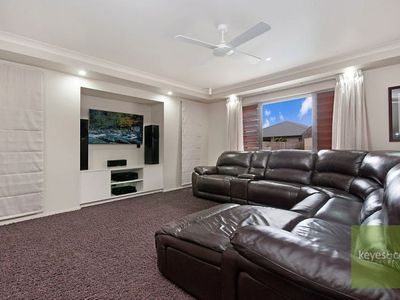 38 Ashmore Crescent, Burdell