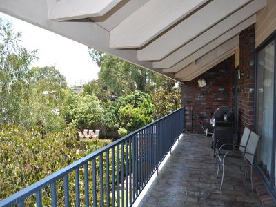 6 Dywer Crescent, Bellbridge