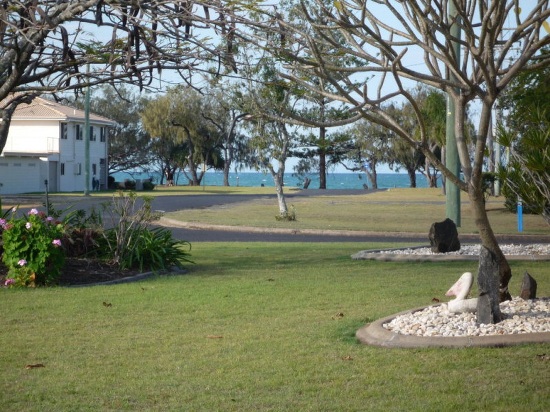 12 Fifth Avenue, Woodgate