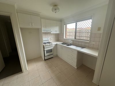 8 / 20 Russell Street, Werribee