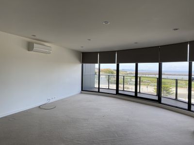 123 / 50 Catamaran Drive, Werribee South