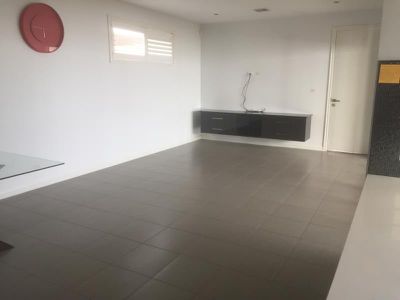 2 / 10 August Street, Werribee