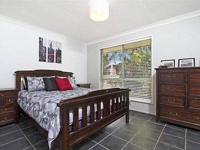 16 Landsborough Street, Rochedale South