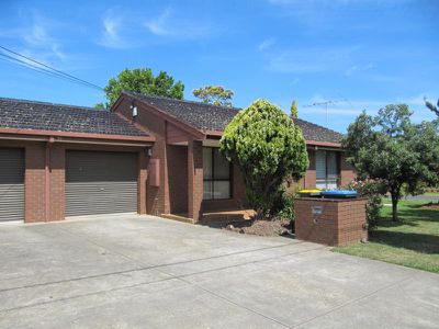 1 / 10 Sinns Avenue, Werribee