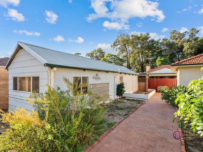 17 Church Street (Studio), Kelmscott