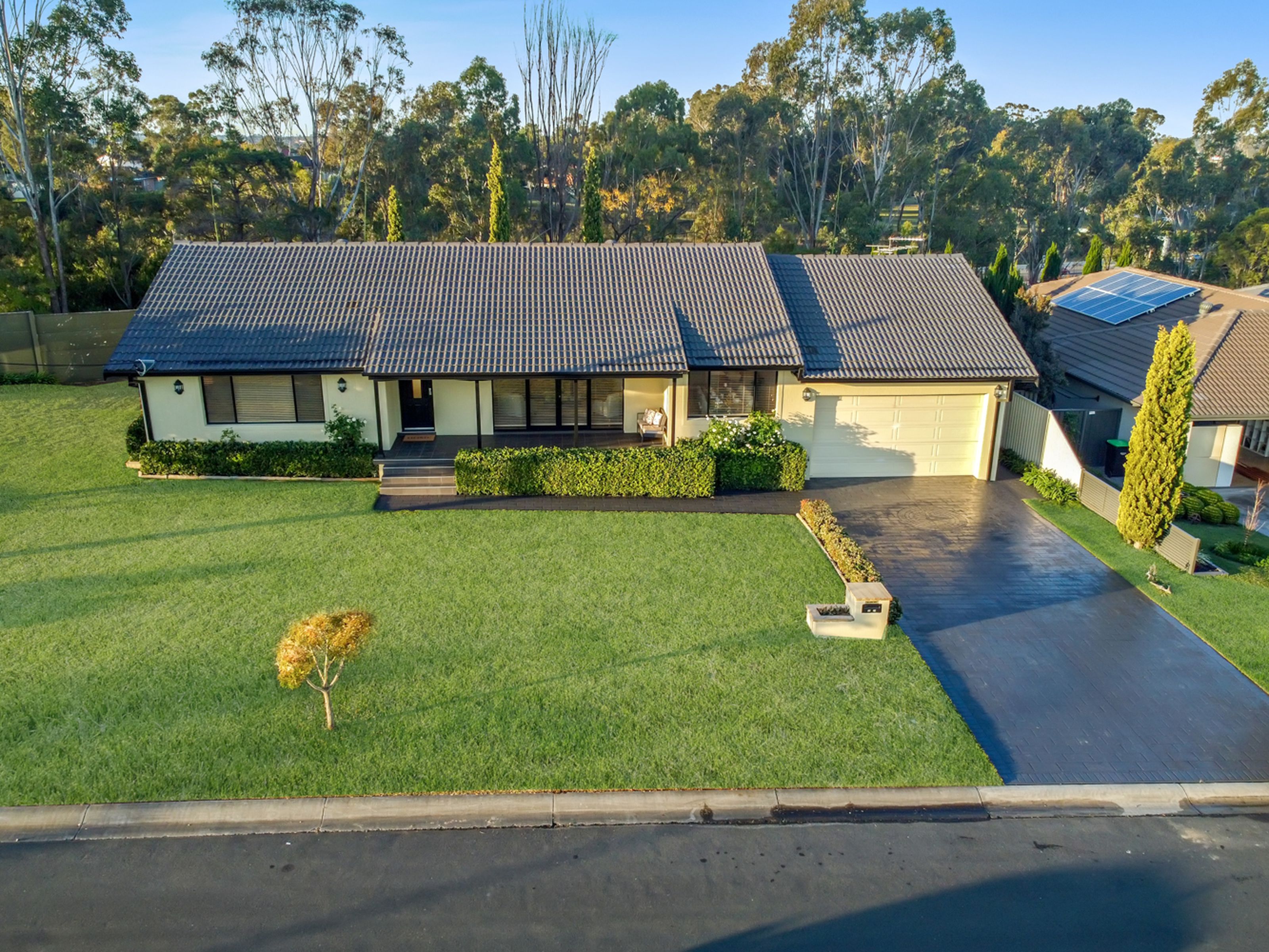 25-27 Knox Street, GLENMORE PARK