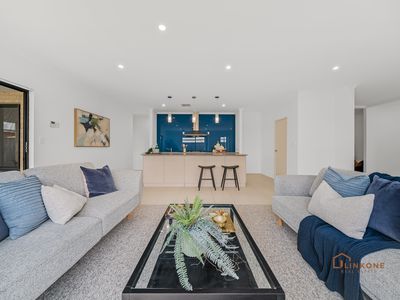 79 Castella Drive, Caversham