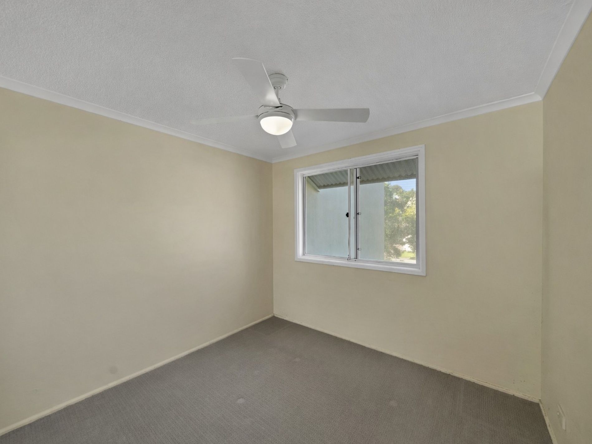 2 / 8 Victor Street, Alexandra Headland