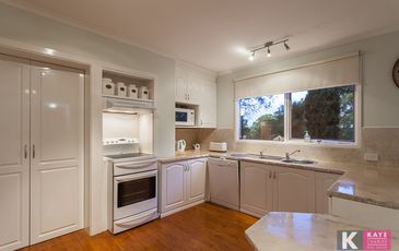 10 Corringham Road, Beaconsfield Upper