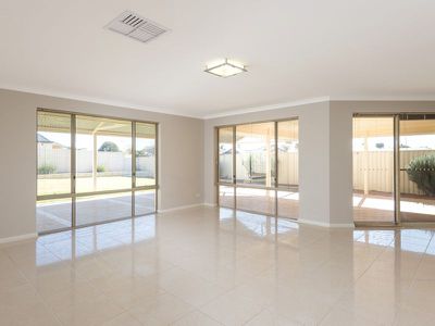 2 Matthews Way, Somerville