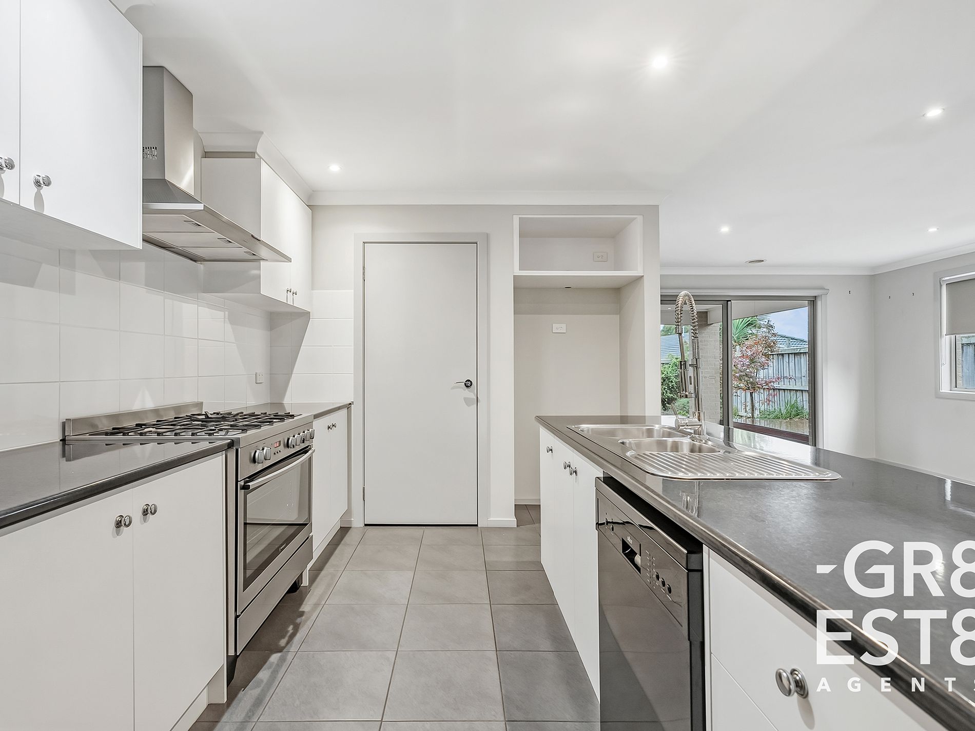 7 HAYTON PARK BOULEVARD, Cranbourne West