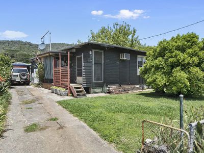 104 Lakeside Avenue, Mount Beauty