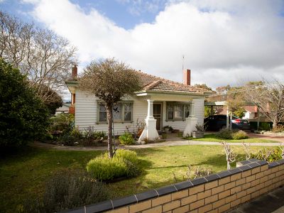 17 The Avenue, Seymour