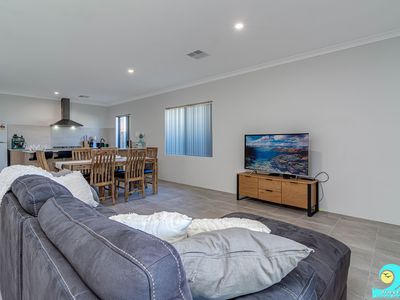 10 Paddle Way, Yanchep