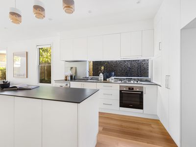 19 Russell Place, Williamstown