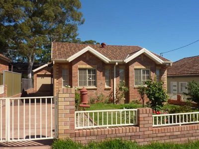 4 Beggs St, Roselands