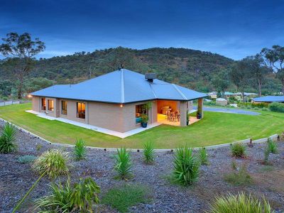 21 LAMBOURN DRIVE, Wodonga