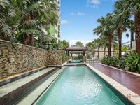 703 / 10 Trinity , Fortitude Valley