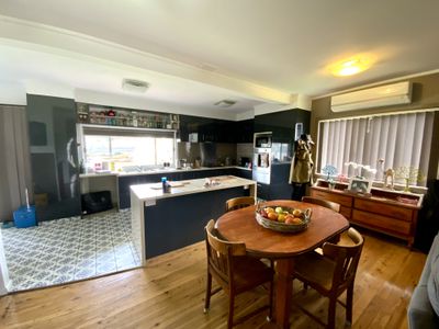 72 Sam Street, Forbes