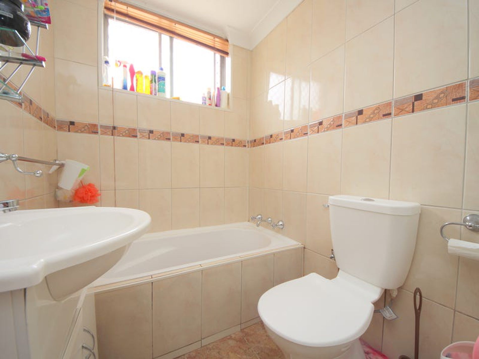 2 / 13 Hillard Street, Wiley Park