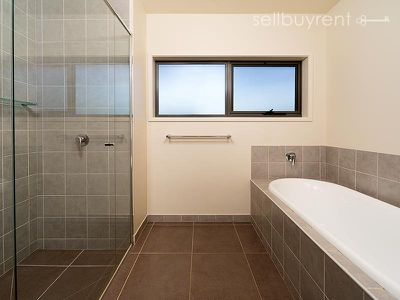 56 BALLARA DRIVE, Wodonga