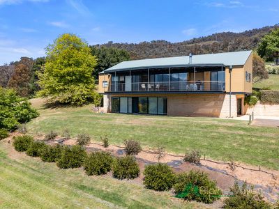 21 Ranch Road, Tawonga South