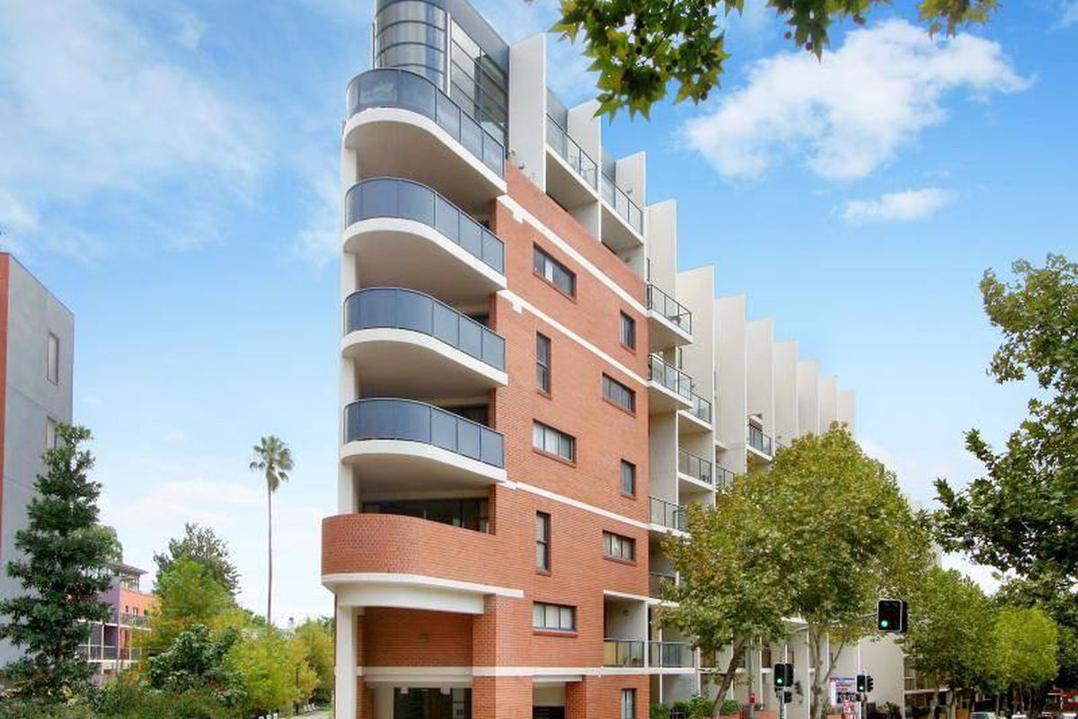 302E / 138 Carillon Avenue, Newtown