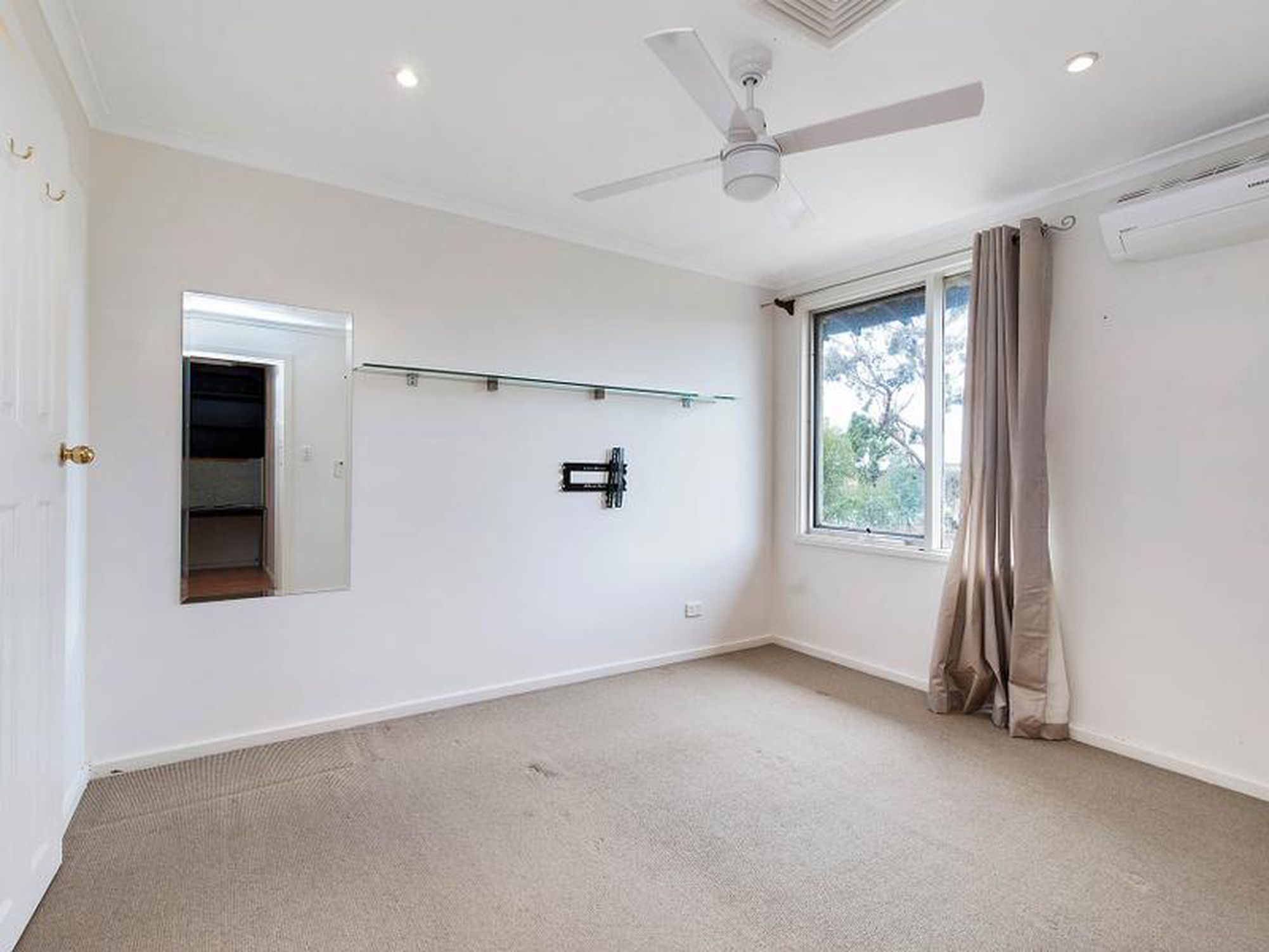 19 Curlew Court, Semaphore Park