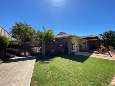 6 Deloraine Avenue, Urangan