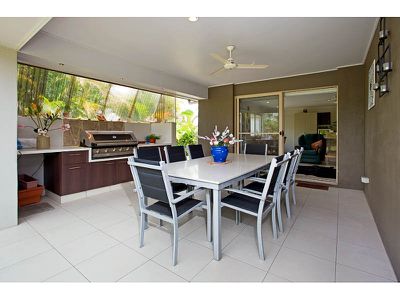 3 Sangster Cres, Pacific Pines