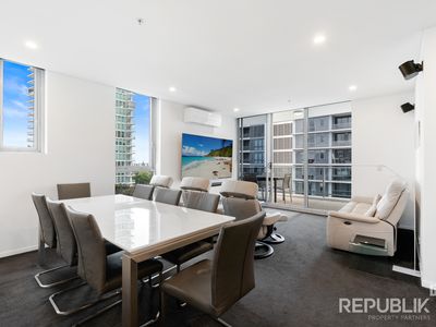 1102 / 4 COMO CRESCENT, Southport
