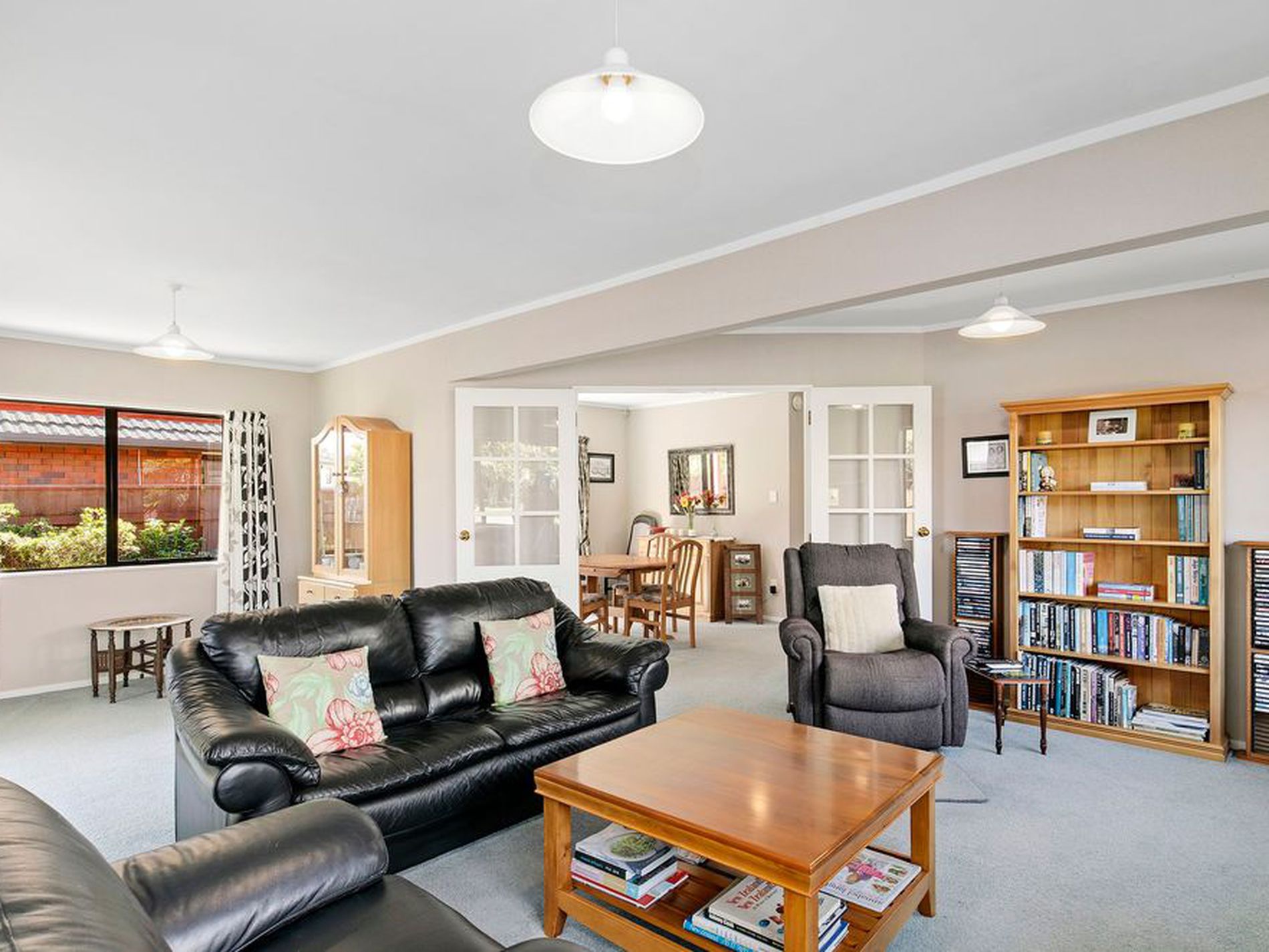 28 De Menech Grove, Avalon