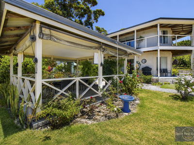 2 Maloney Close, Ocean Beach