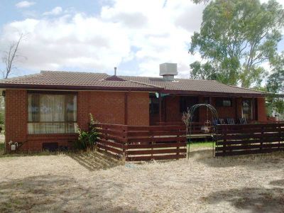 1 Walnut Avenue, Horsham