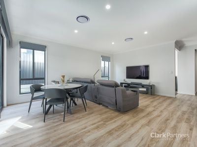 18 Houghton Street, Spring Mountain