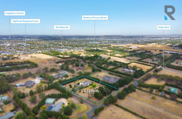 8 Pine Grove, Mickleham