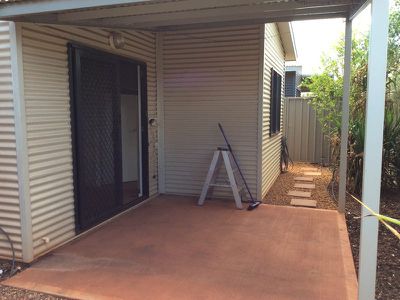 8 / 4 Newman Drive, Newman