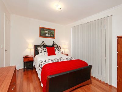 39 Central Rd, Hampton Park