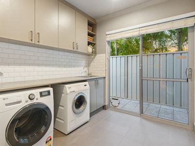 27 Wright Cres, Bayswater