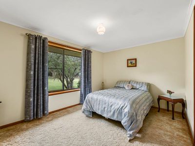 27 Matheson Road , Millicent