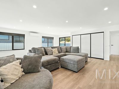 10 Bluetongue Drive, Magra