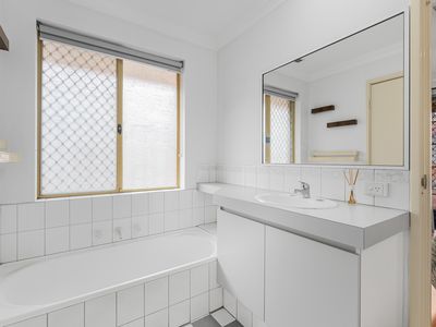 8 / 12 Deschamp Road, Morley