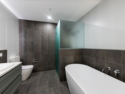 5 / 2 Lady Nelson Place, Red Hill