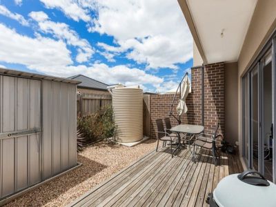 1 / 24C Billabong Court, Tarneit