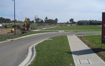 Aspect Estate, Officer