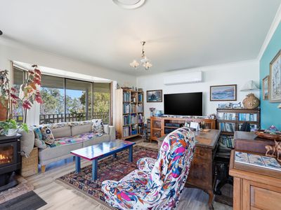 22 Cray Point Parade, Eggs And Bacon Bay