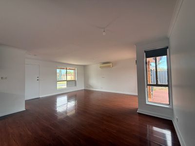 1 Greenshank Court, Werribee