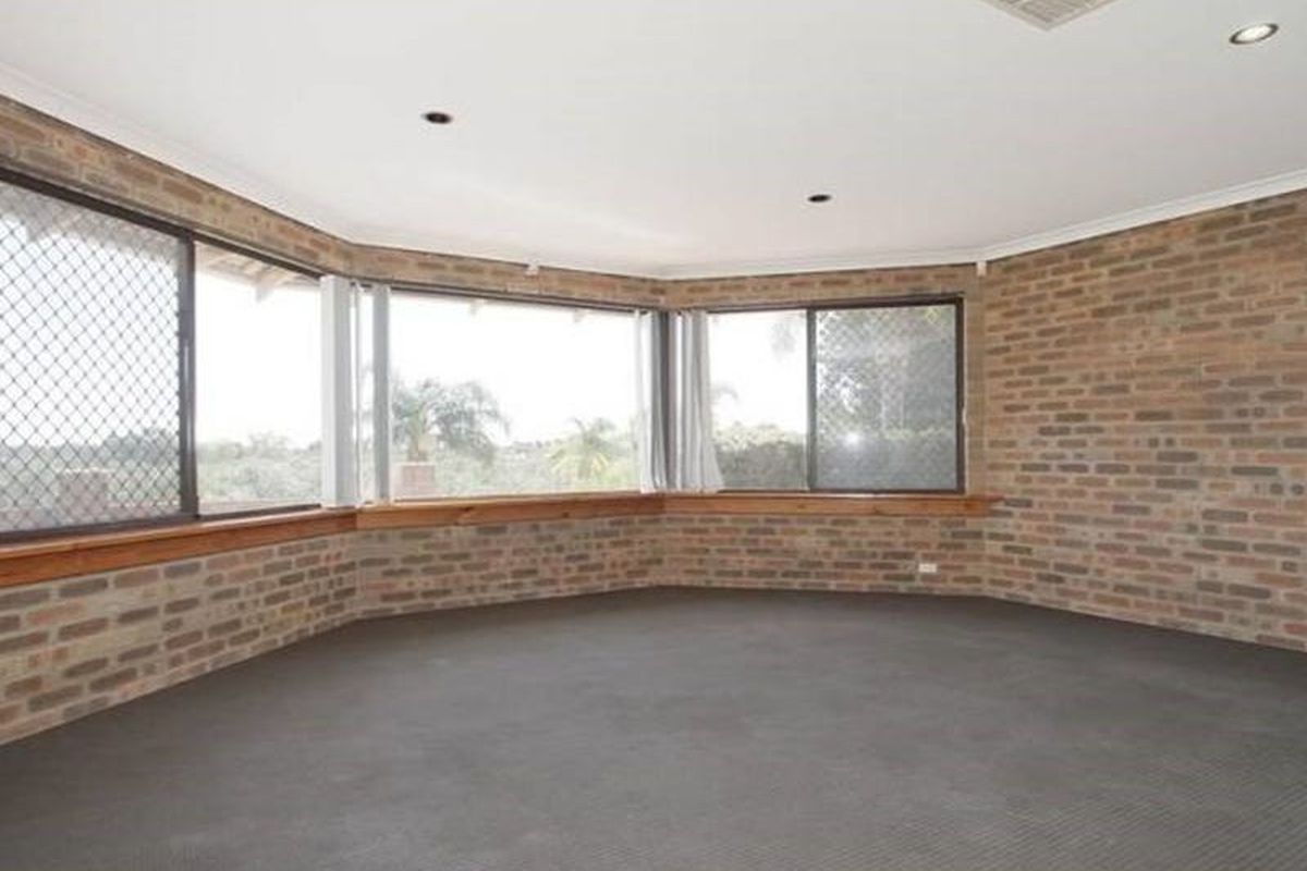 16 Livingstone Drive, Canning Vale