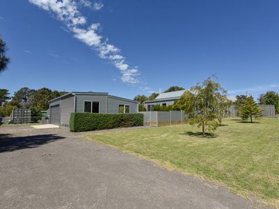 1 Holloway Street, Donovans